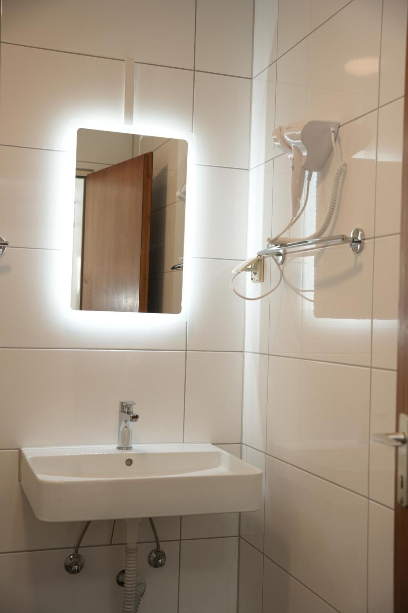 Haven Hotels - Hotel Am Stadion Леверкузен Экстерьер фото